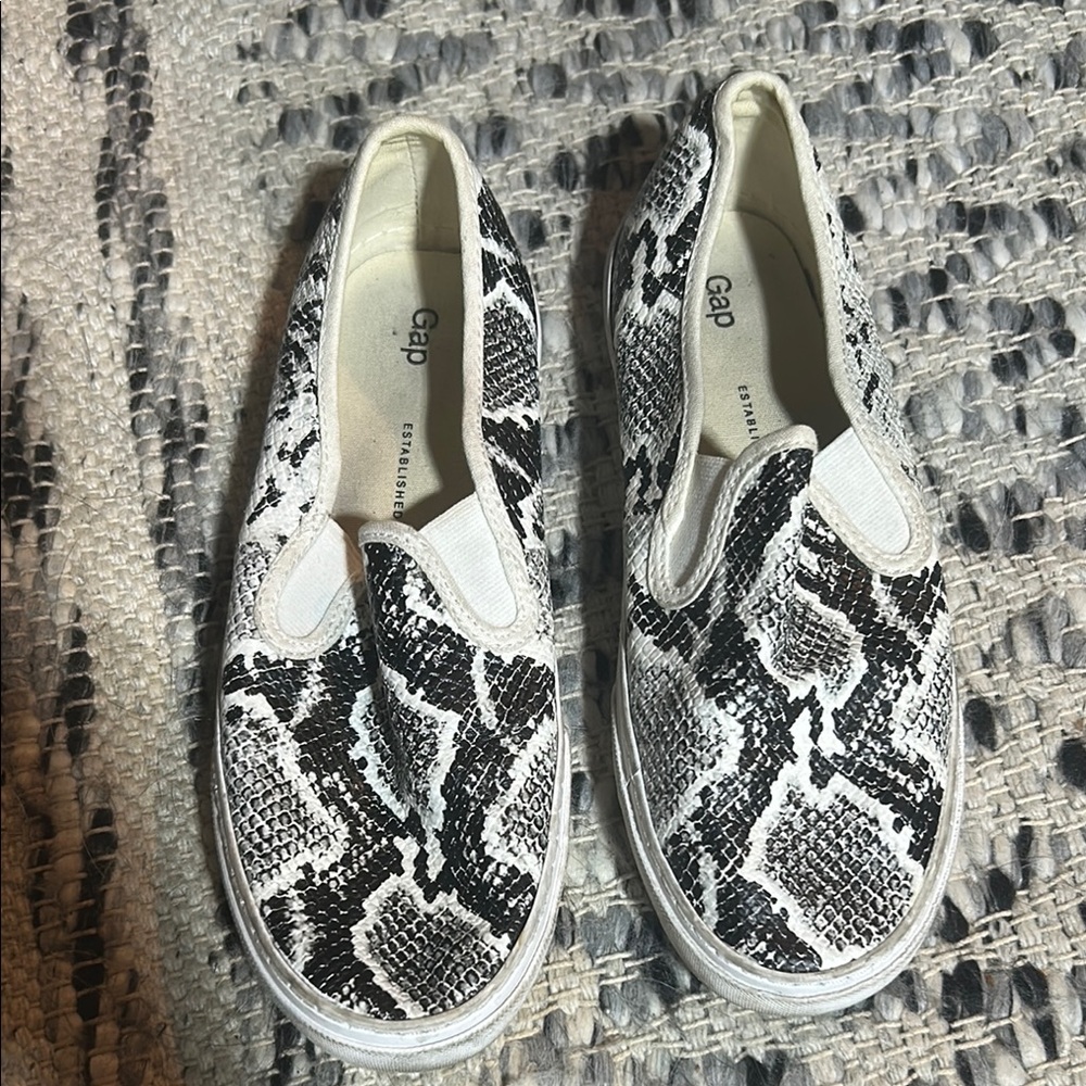 Gap Black and White Snake Print Sneakers